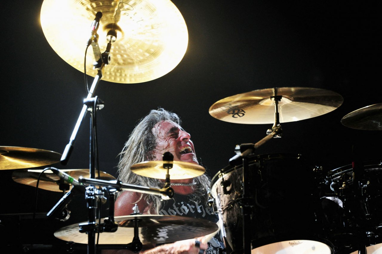 Dolgoletni in zadnji bobnar Motorheada Mikkey Dee je po koncu skupine šel bobnat za Scorpionse.
